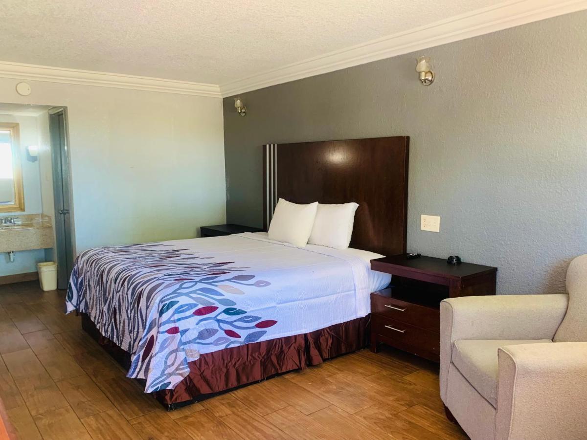 Budget Inn And Suites Crowley Екстериор снимка