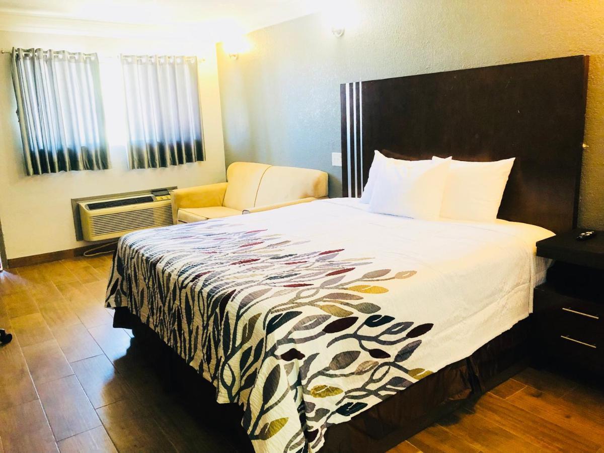 Budget Inn And Suites Crowley Екстериор снимка