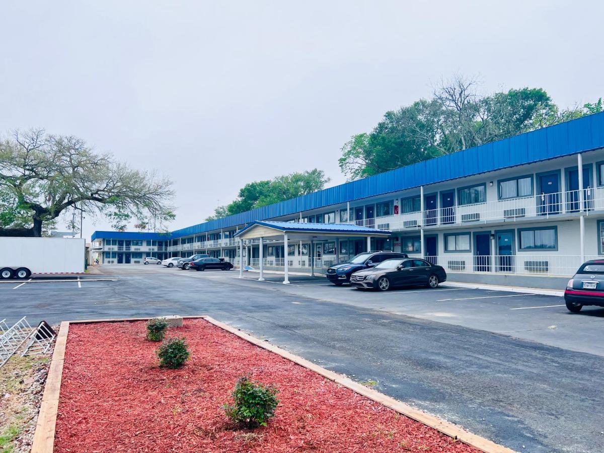 Budget Inn And Suites Crowley Екстериор снимка